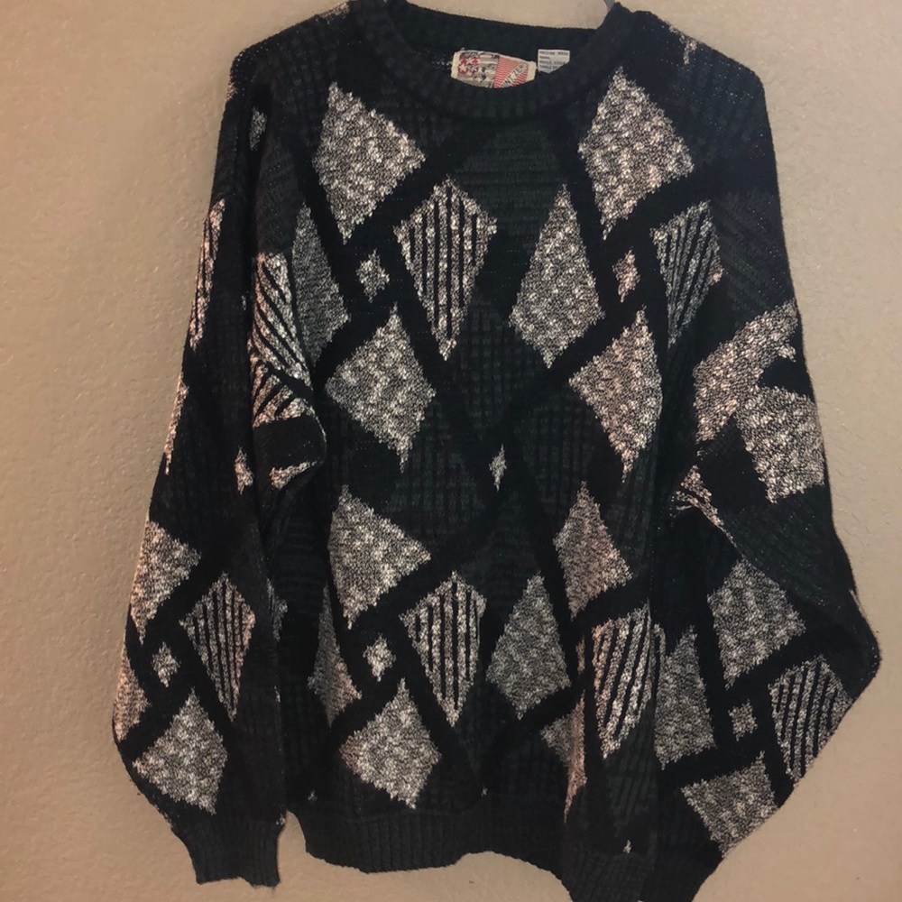 Vintage Thrifted Sweater!!! Slightly oversized